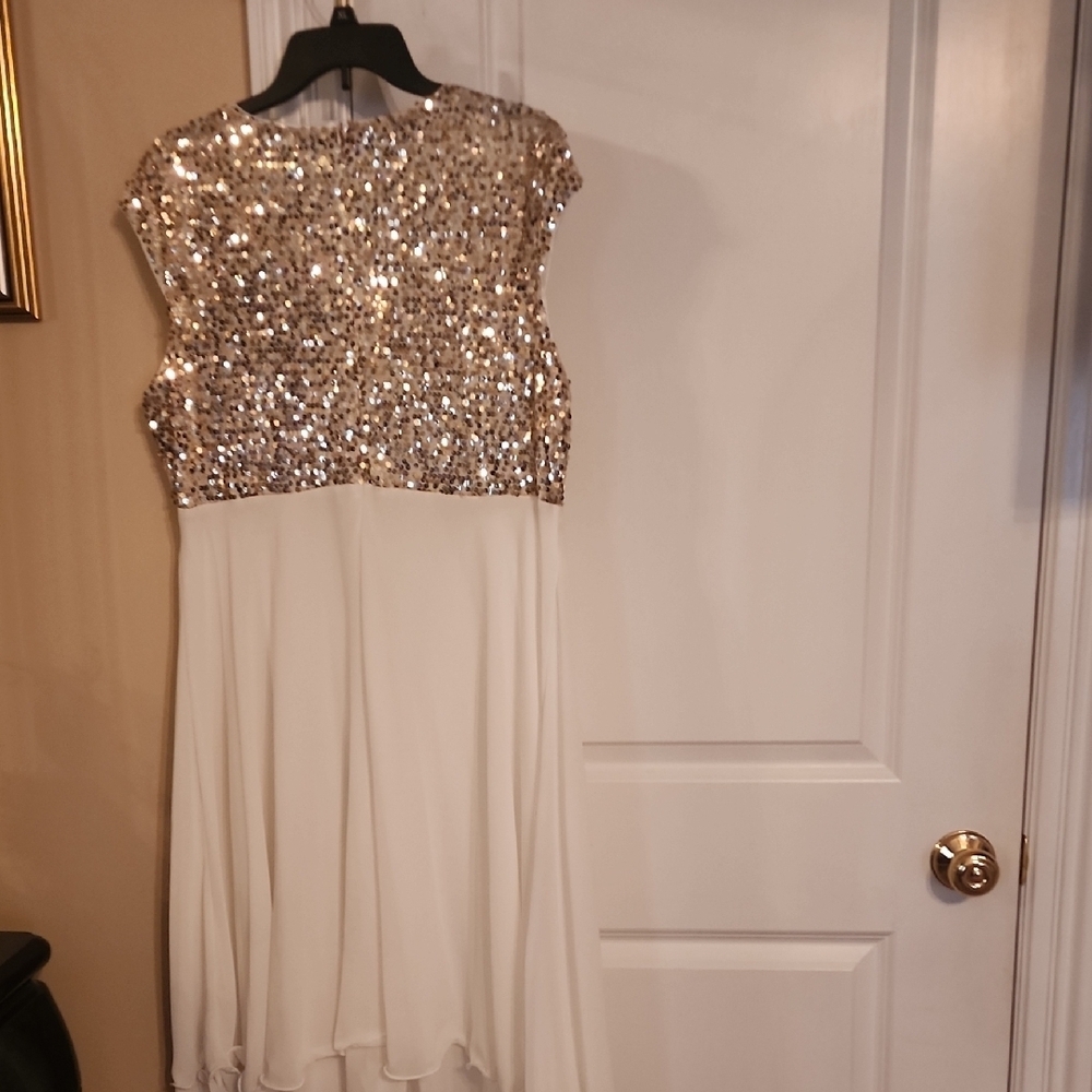 NWT Elegant White & Gold Sequin Dress – Formal / Cocktail - Picture 3 of 5